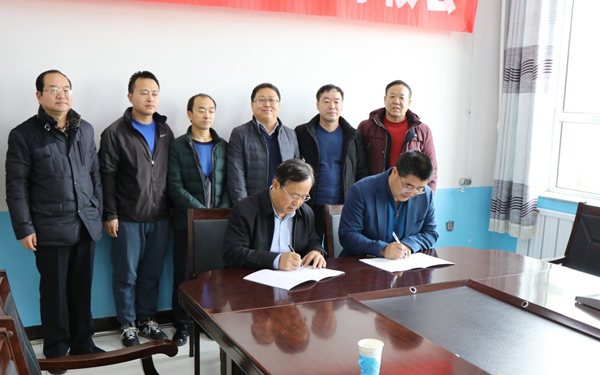 我校与固阳县一中签订优质生源基地共建协议书
